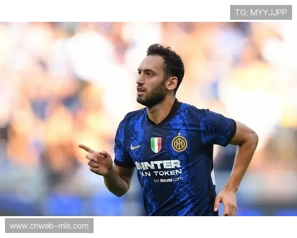 恰尔汗奥卢远射中柱，国米攻势如潮