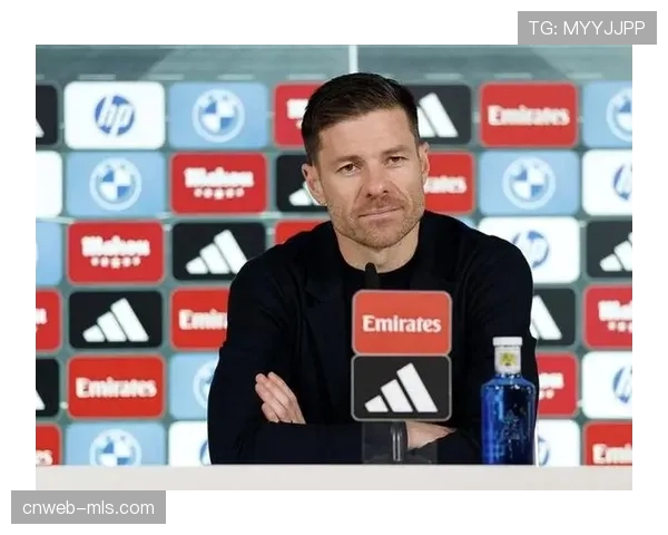 埃尔切主帅萨拉维亚为皇马教练阿隆索发声，批评外界压力