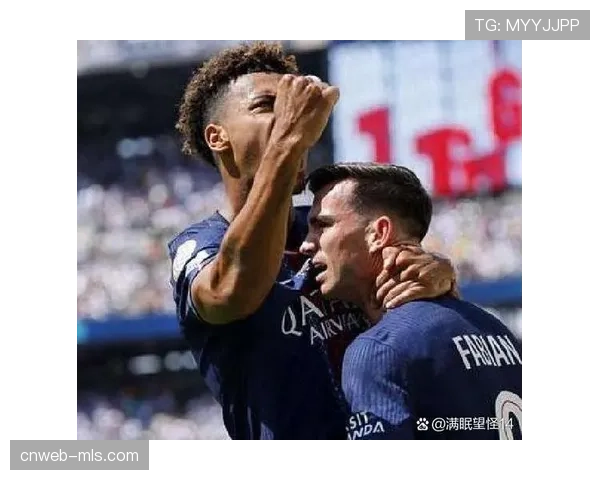 巴黎圣日耳曼2-0客胜里尔,登贝莱、拉莫斯上下半场各入一球 巴黎圣日耳曼2-0客胜里尔,登贝莱、拉莫斯上下半场各入一球